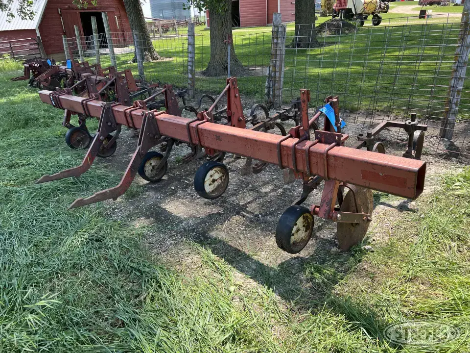 Case IH 153 Row Crop Cultivator