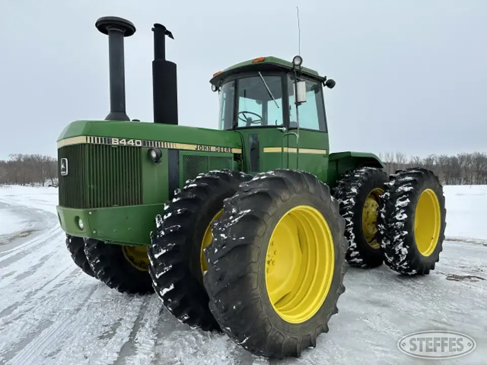 1982 John Deere 8440 4WD Tractor