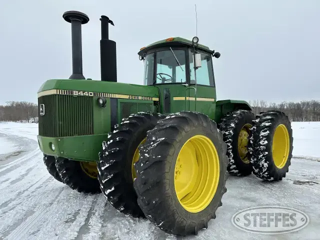 1982 John Deere 8440