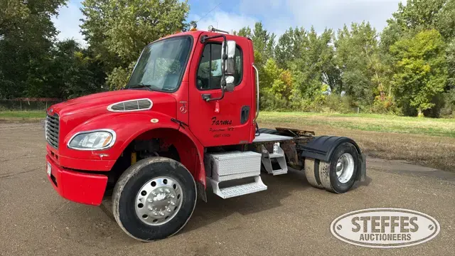 2005 Freightliner M2 Business Class
