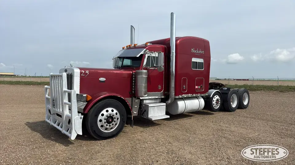 1999 Peterbilt 379 Conventional Truck with Sleeper