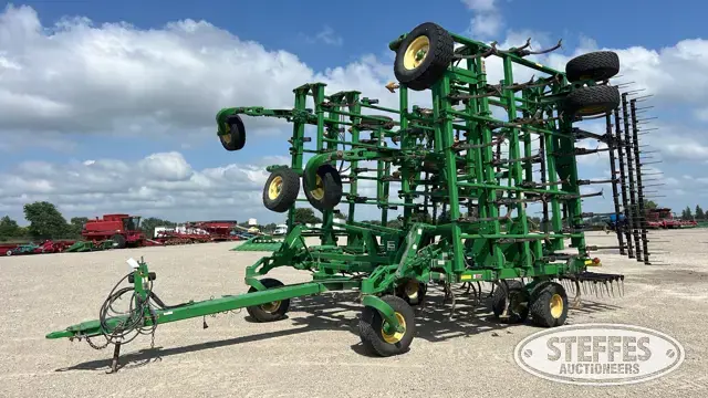2014 John Deere 2210