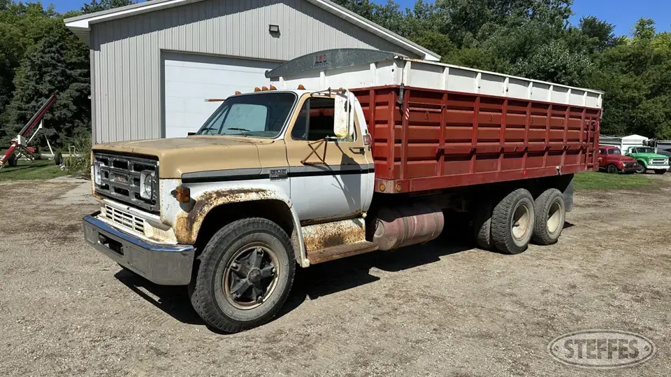 1975 GMC Sierra Grande 6500 Tandem Boxed Truck