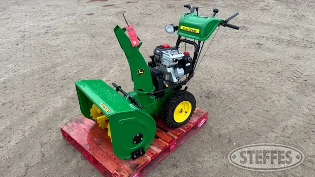 John Deere 928E