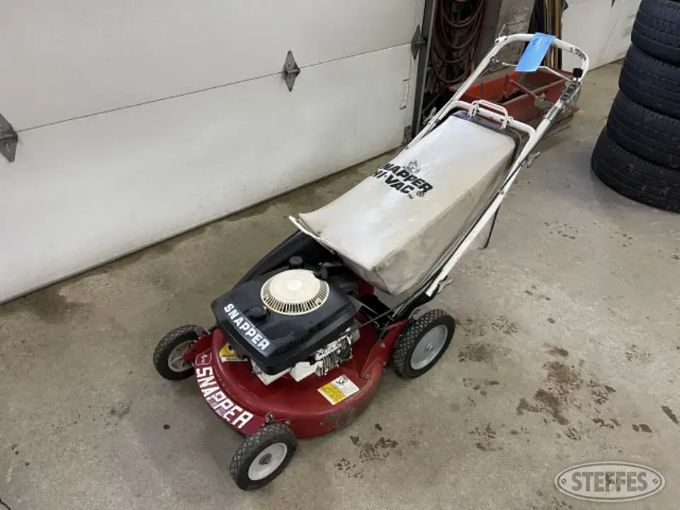 Snapper Lawn Tractor