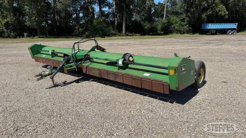John Deere 220 Stalk Chopper
