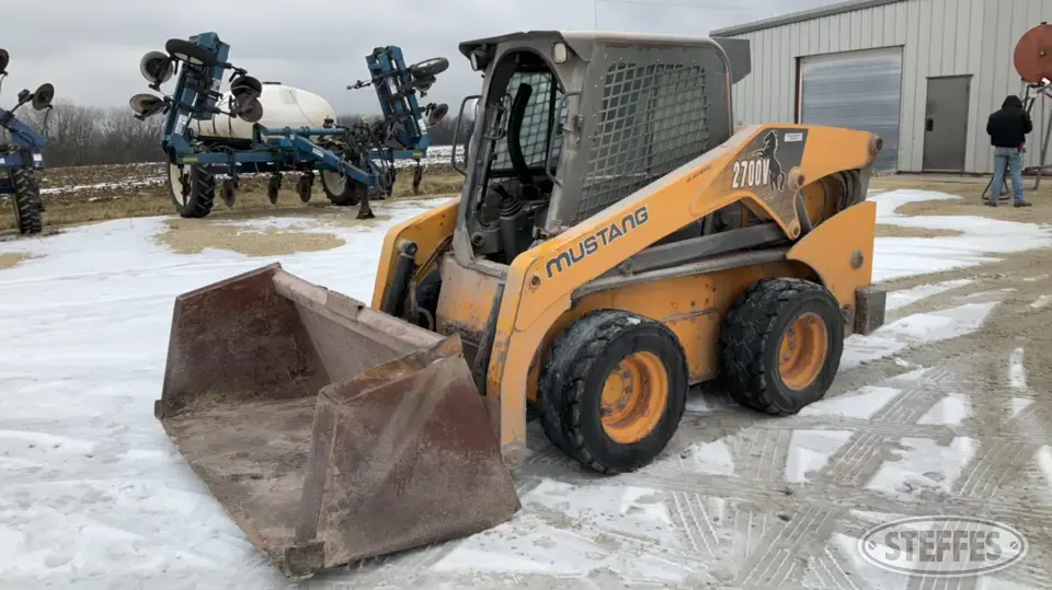 2013 Mustang 2700V Wheeled Skid Steer