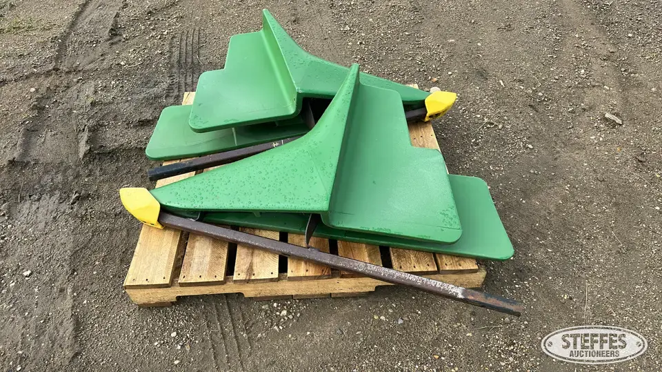(2) John Deere crop dividers Ag Equipment Part