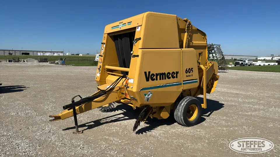 1996 Vermeer 605 Series K Round Baler