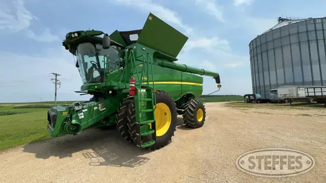 2023 John Deere S790