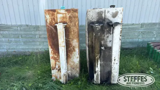 Fuel lube tanks