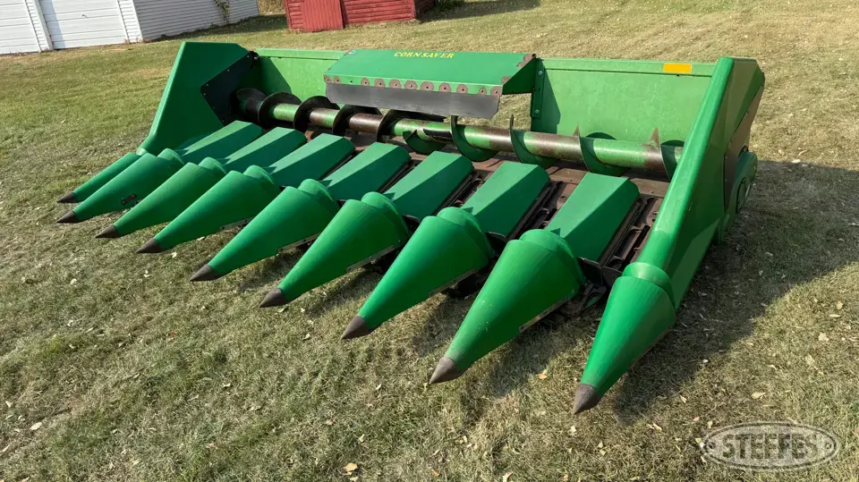 1984 John Deere 643 Corn Head
