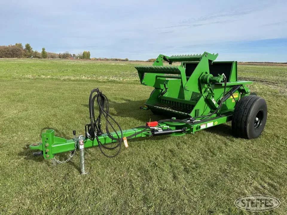 2011 Summers 700 Rock Picker