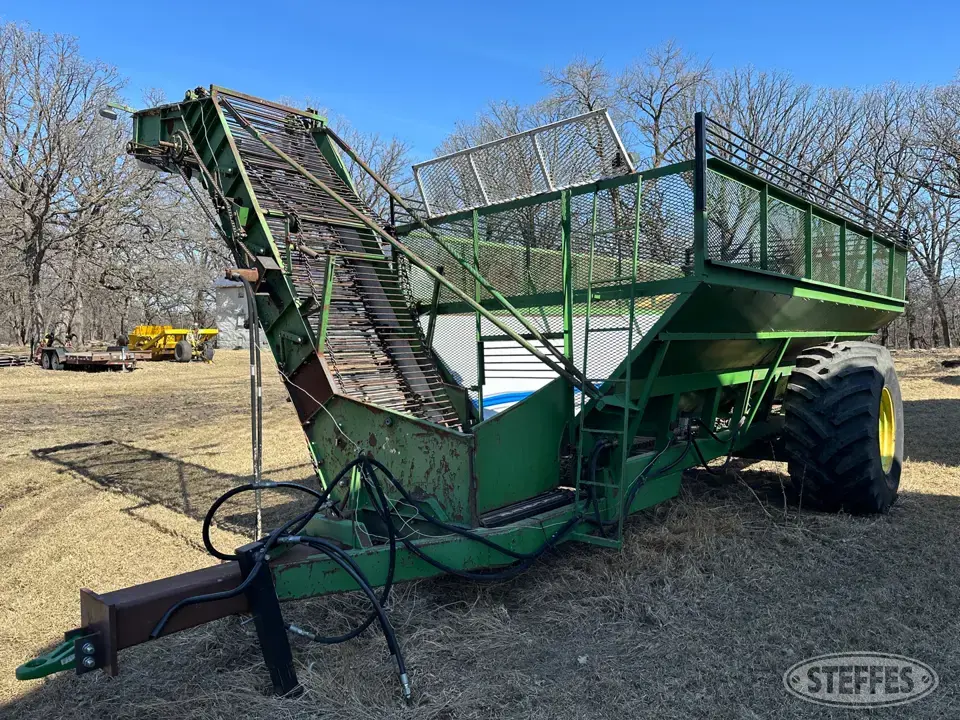 Shop-built Sugarbeet Cart
