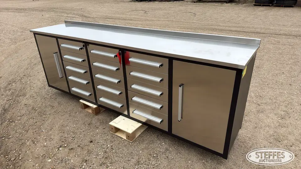 Tool cabinet Storage and Bench