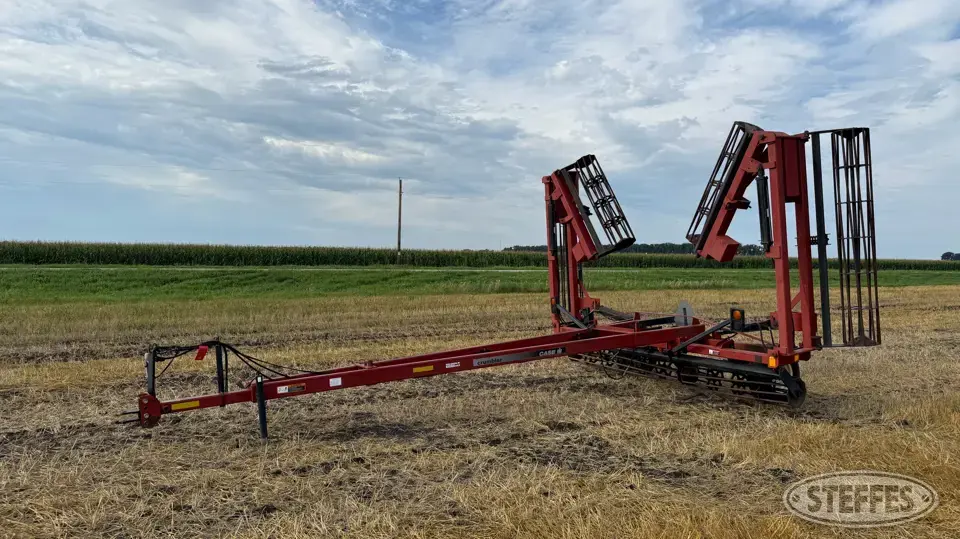Case IH crumbler Soil Finisher