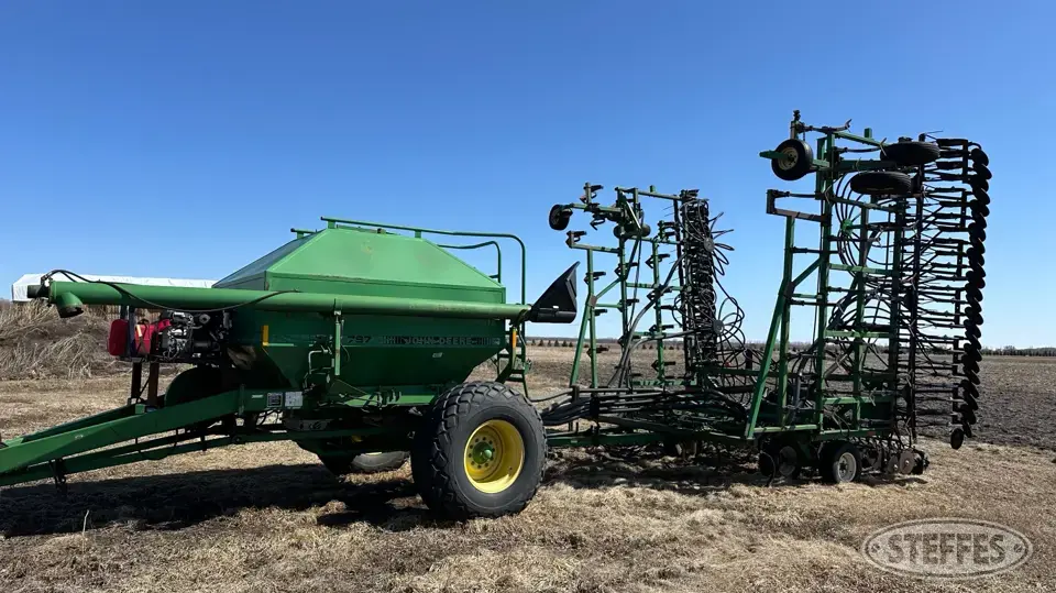 John Deere 1060 Air Drills and Air Seeder