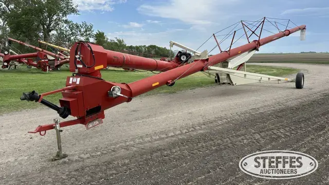 Buhler/Farm King 1370