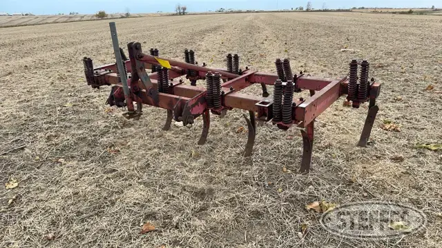 Massey Ferguson 127