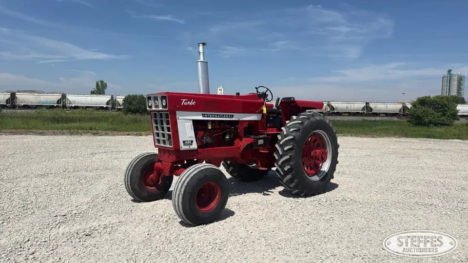 1973 Farmall 1466 2WD Tractor