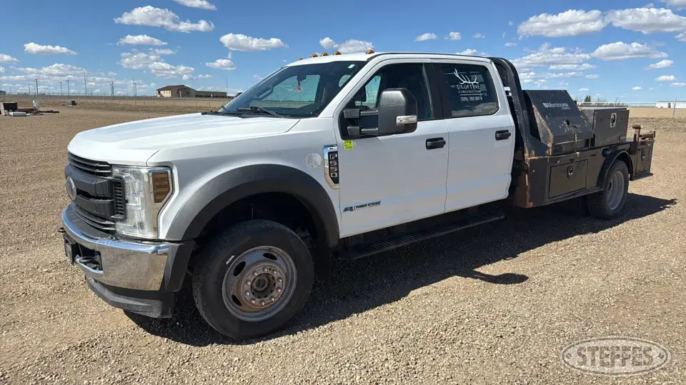 2019 Ford F-550 Super Duty XL Flatbed Truck