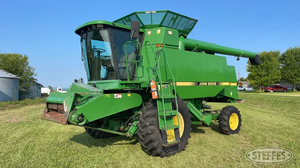 1992 John Deere 9500 Combine