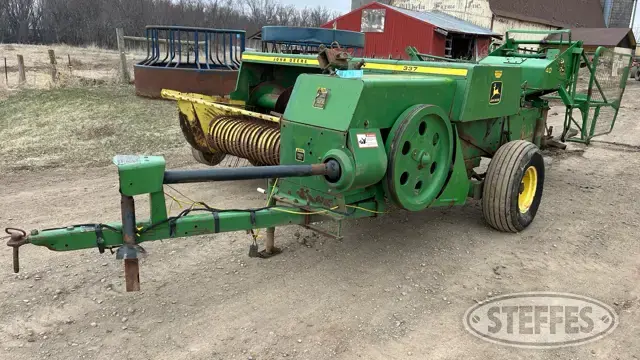 John Deere 337