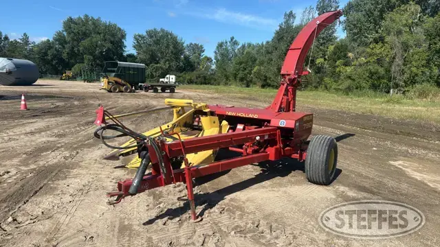 New Holland 790