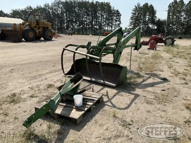 John Deere 158