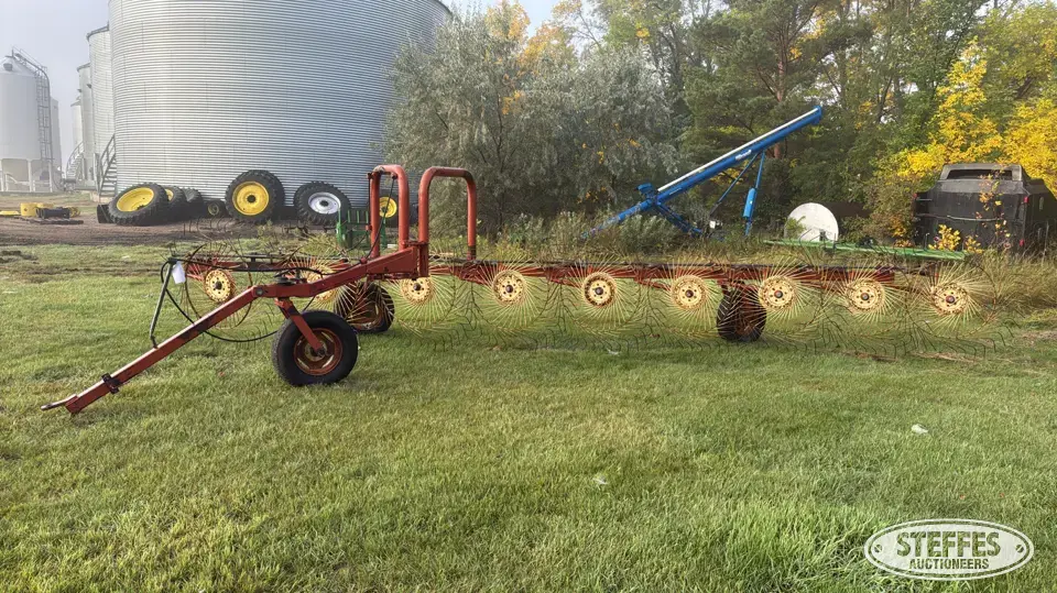 9-wheel rake