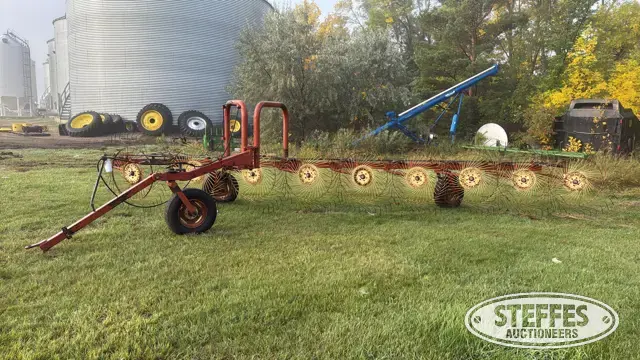 9-wheel rake