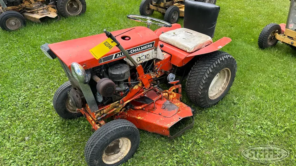 Allis-Chalmers B-10 Lawn Tractor