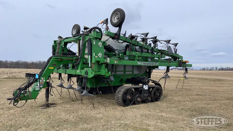 2019 Unverferth 2600 NutriMax Liquid Side Dresser