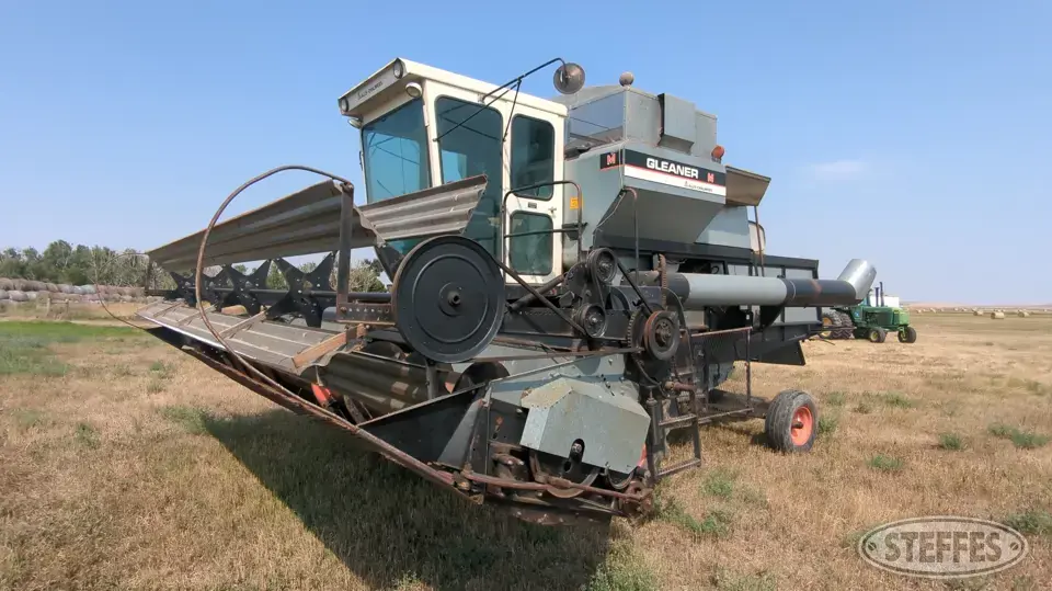 Gleaner M Combine