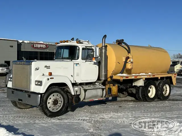 1989 Mack RW713