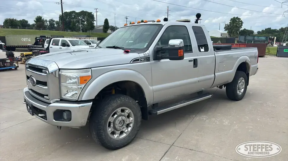 2016 Ford Super Duty F-350 XLT 1 Ton Pickup