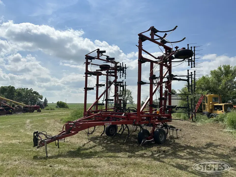 Case IH 5800 Chisel Plow