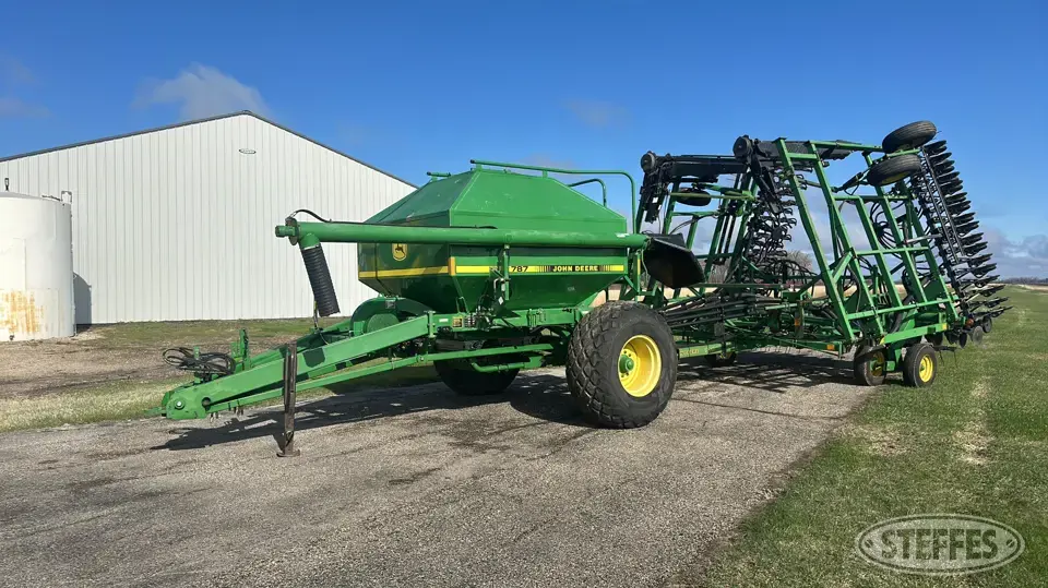 John Deere 730 Air Drills and Air Seeder