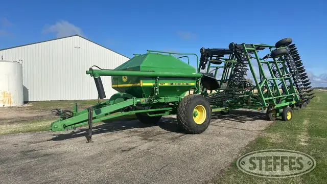 John Deere 730
