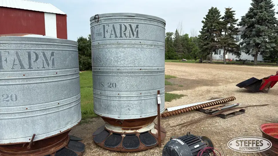 Pride of The Farm Plus 20 Feeders and Bunk