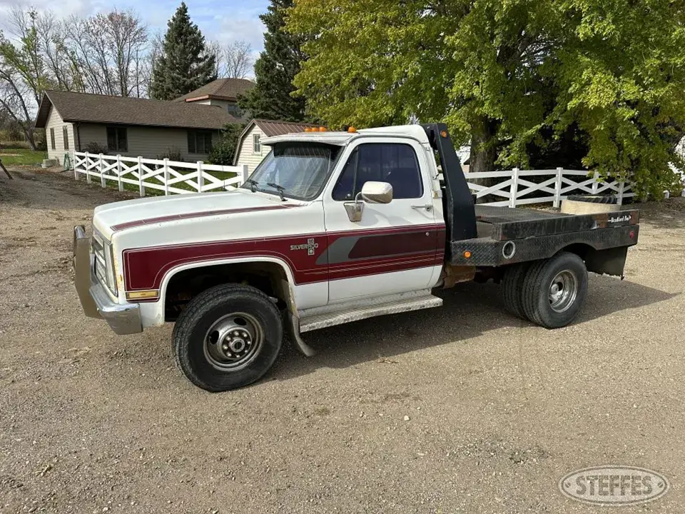 1988 Chevrolet Silverado 30 Flatbed Truck
