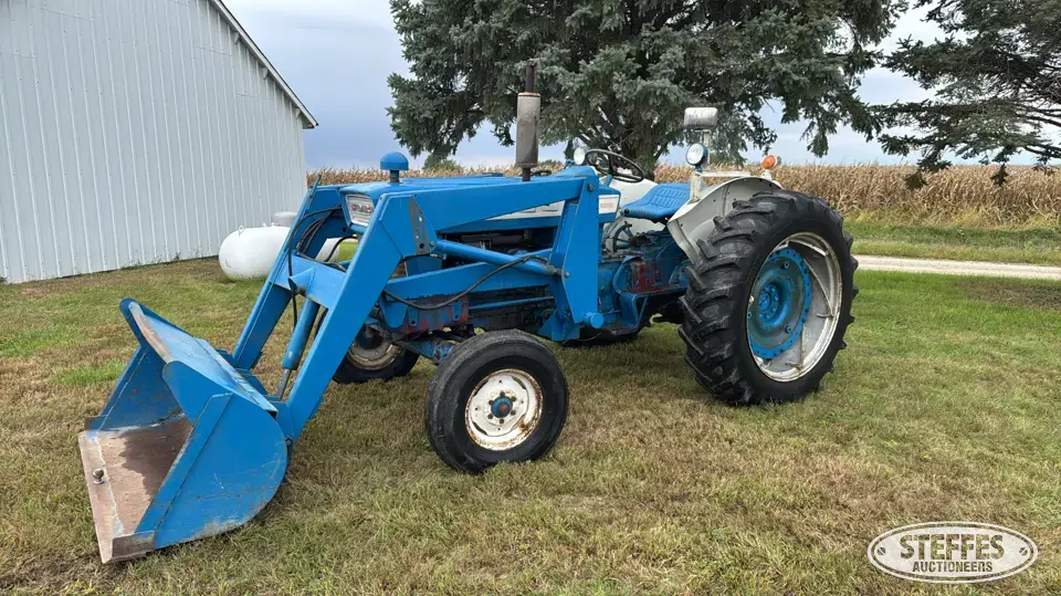 1967 Ford 5000 2WD Tractor