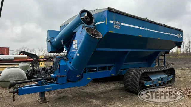 2004 Kinze 1050 Harvest Commander