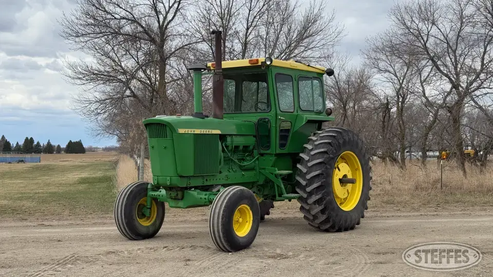 1972 John Deere 4620 2WD Tractor