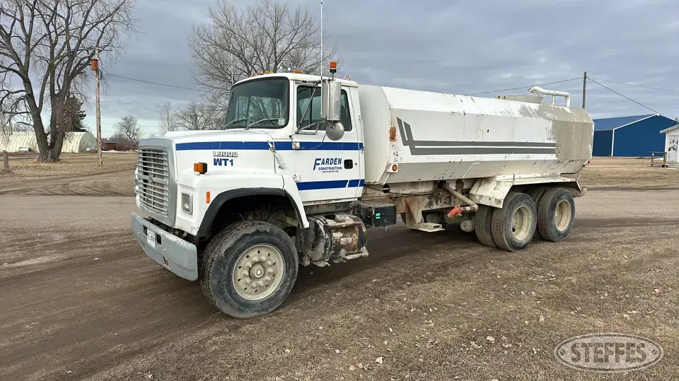 1992 Ford L9000 Tank Truck