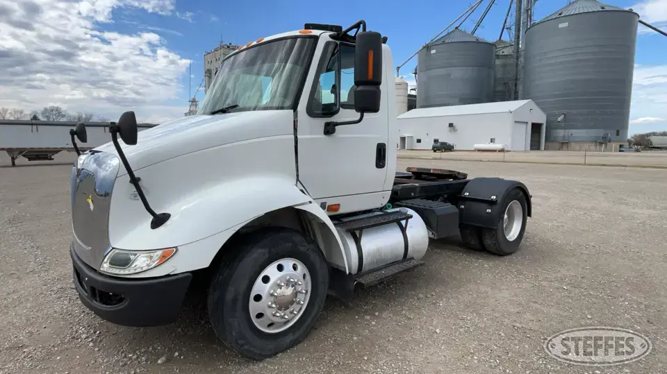 2011 International 8600 Conventional Truck without Sleeper