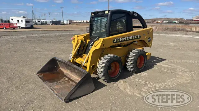 2000 John Deere 270
