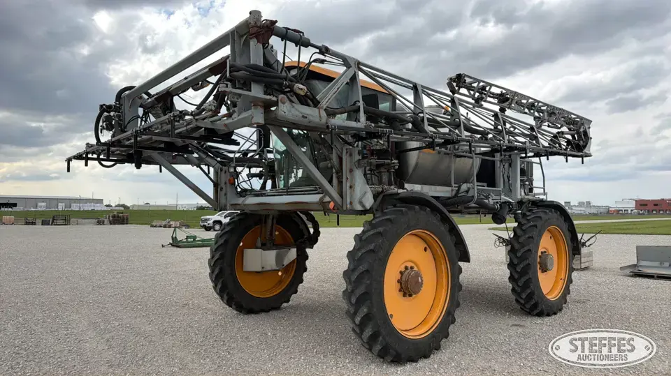 2001 Hagie STS12 Self-Propelled Sprayer
