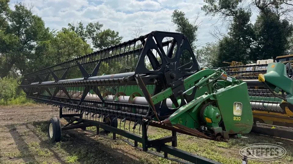 1996 John Deere 930 Rigid Head