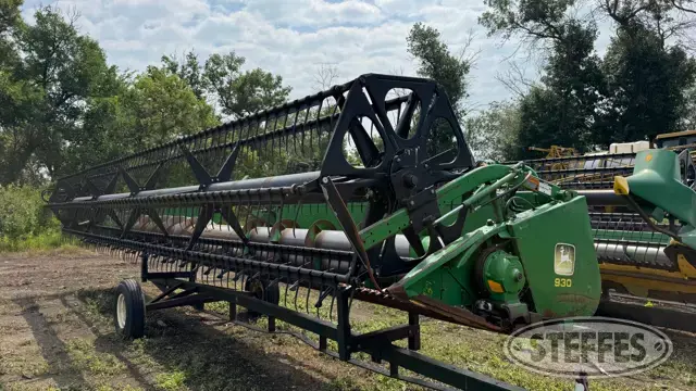 1996 John Deere 930